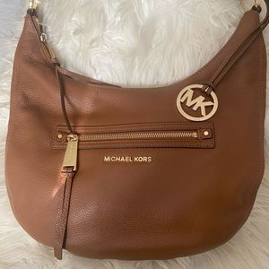 Michael Kors shoulder purse in excellent condition